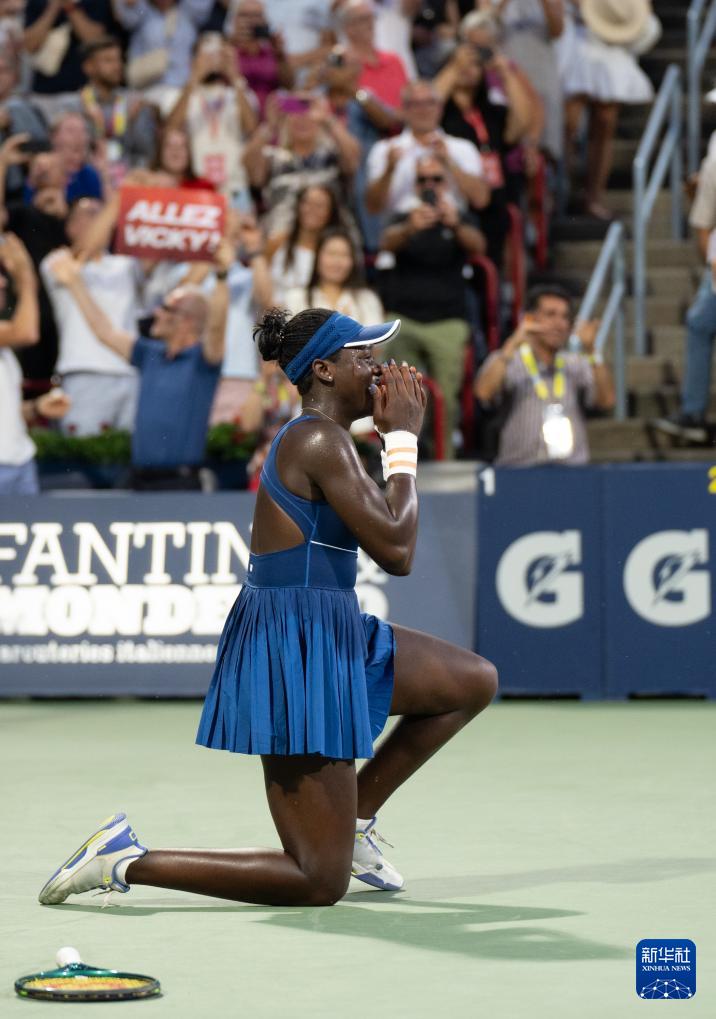 在加拿大蒙, 姆博科获得