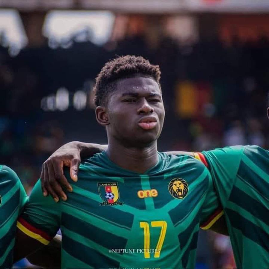 些球员, 他中场球员