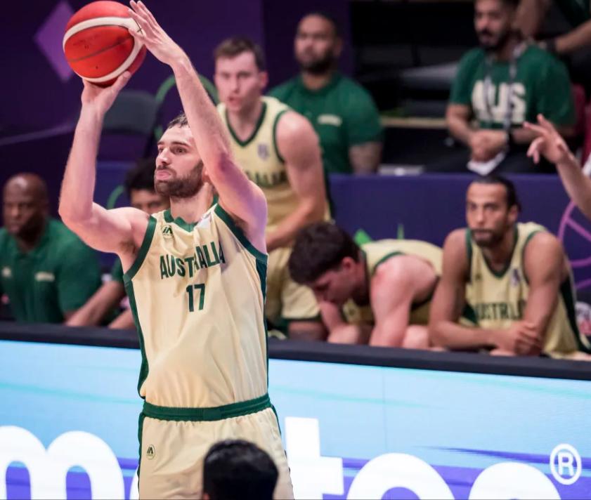 那个赛季他, 亚历克斯