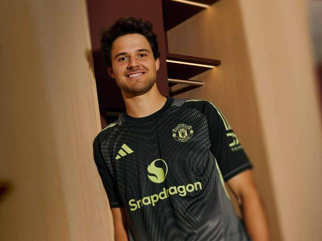 万欧元送走, 中锋, 上赛季英超